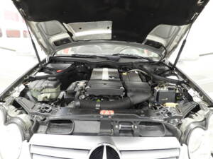 Bild 11/15 von Mercedes-Benz CLK 200 K (2004)