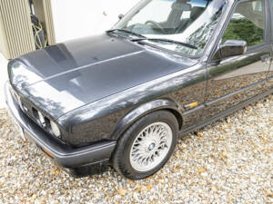 Bild 13/50 von BMW 325i Touring (1990)