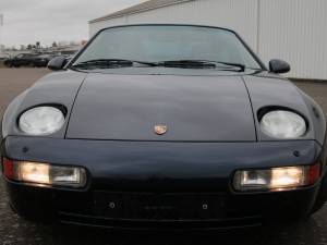Image 25/50 de Porsche 928 GTS (1992)