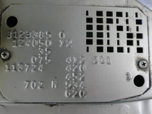 Image 9/33 of Mercedes-Benz 300 CE (1988)