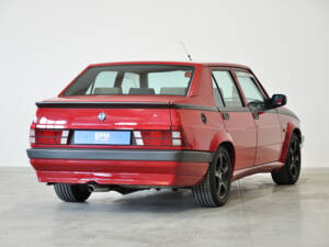 Bild 33/39 von Alfa Romeo 75 2.0 Twin Spark (1990)