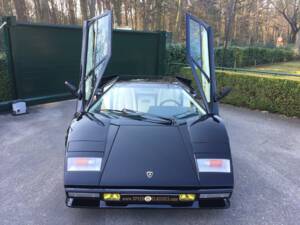 Bild 2/14 von Lamborghini Countach LP 5000 S QV (1988)