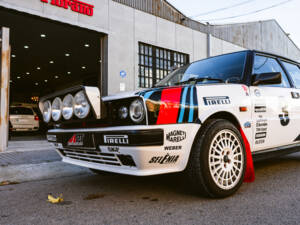 Image 3/26 of Lancia Delta 1.5 LX (1992)