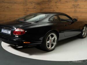 Bild 4/6 von Jaguar XKR (2003)