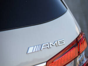 Bild 32/46 von Mercedes-Benz E 63 AMG T (2013)