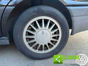 Bild 9/10 von Audi 80 - 1.8 (1990)