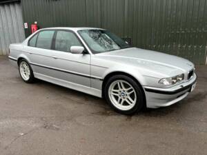 Image 3/10 of BMW 740i (2001)