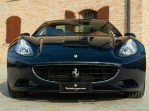 Bild 3/50 von Ferrari California (2010)