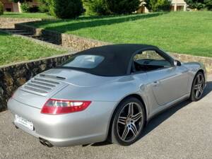 Image 5/11 de Porsche 911 Carrera 4S (2006)