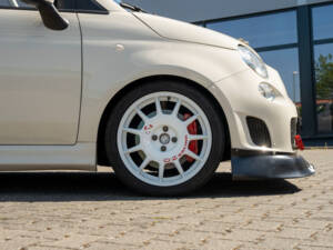 Bild 15/31 von Abarth 695 Assetto Corse Evoluzione (2013)