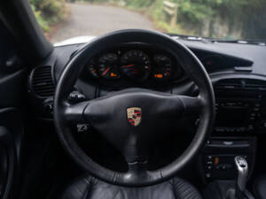 Bild 82/82 von Porsche 911 Carrera 4S (2002)