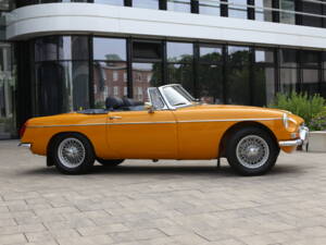 Image 28/53 of MG MGB (1973)