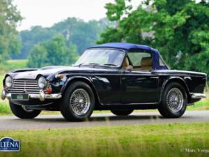 Image 15/36 of Triumph TR 4A IRS (1966)