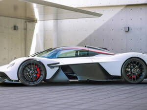 Immagine 2/8 di Aston Martin Valkyrie AMR Pro (2022)
