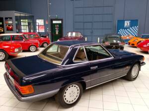 Image 10/52 de Mercedes-Benz 500 SL (1986)