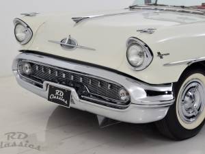 Image 30/50 of Oldsmobile Super 88 Convertible (1957)