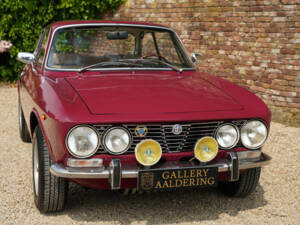 Image 40/50 of Alfa Romeo 2000 GTV (1971)