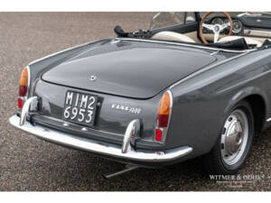 Image 19/34 of FIAT 1500 (1964)