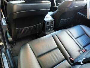 Image 34/51 of BMW M5 (2007)