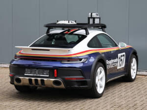 Image 32/74 of Porsche 911 Dakar (2023)