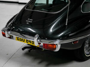 Image 9/28 de Jaguar E-Type (1970)