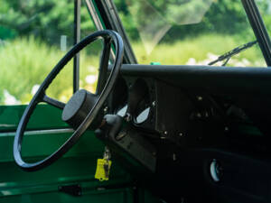 Image 36/45 of Land Rover 109 (1980)