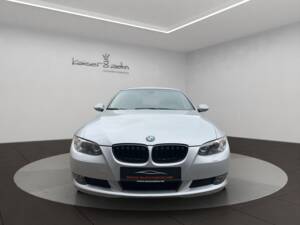 Bild 4/23 von BMW 320i (2009)