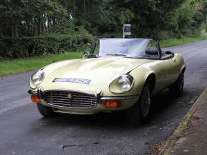 Image 3/16 of Jaguar E-Type V12 (1971)