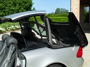 Image 22/50 of Mercedes-Benz SL 350 (2005)