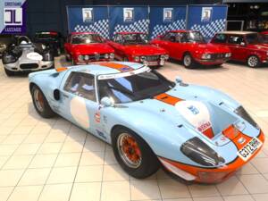 Image 11/50 of Ford GT40 (1966)