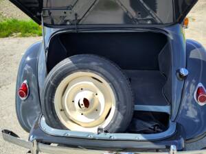 Image 20/34 of Citroën Traction Avant 11 BL (1955)