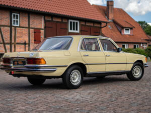 Image 12/40 of Mercedes-Benz 350 SE (1975)