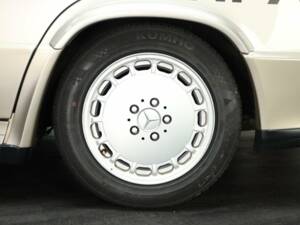 Image 30/30 of Mercedes-Benz 190 E 2.3-16 (1984)