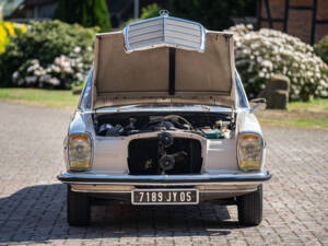 Image 9/45 de Mercedes-Benz 220 (1969)