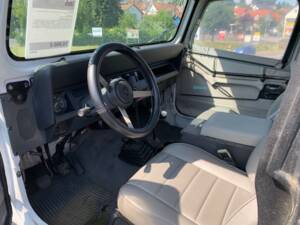 Immagine 6/7 di Jeep Wrangler 2.5L (1991)