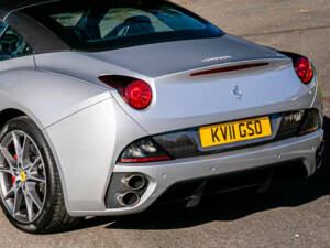 Image 9/44 de Ferrari California (2011)