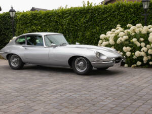 Image 6/57 of Jaguar E-Type (2+2) (1968)