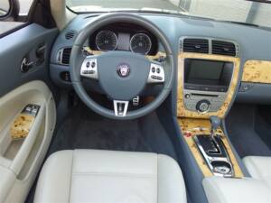 Bild 35/100 von Jaguar XKR (2008)