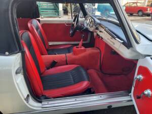 Immagine 24/33 di Innocenti Spider S (1963)