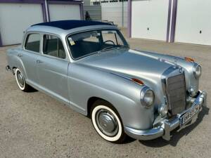 Bild 2/8 von Mercedes-Benz 219 (1956)