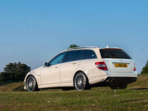 Immagine 31/50 di Mercedes-Benz C 63 AMG T (2009)