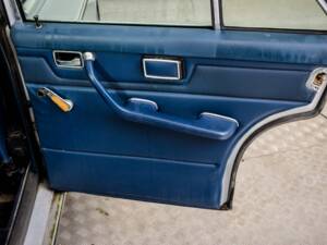 Image 46/50 of Mercedes-Benz 240 D (1976)