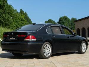 Image 10/50 of BMW 750iL (2001)
