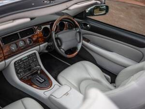 Bild 5/8 von Jaguar XKR (2003)