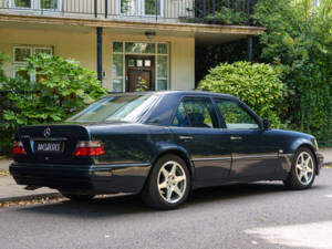 Bild 3/27 von Mercedes-Benz E 500 Limited (1994)