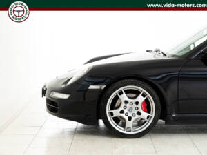 Bild 50/54 von Porsche 911 Carrera 4S (2006)