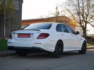 Image 33/33 of Mercedes-Benz AMG E 63 S 4MATIC+ (2019)