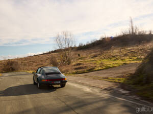 Image 2/79 of Porsche 911 SC 3.0 (1983)