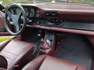 Image 92/104 of Porsche 911 Carrera 3.2 (1986)