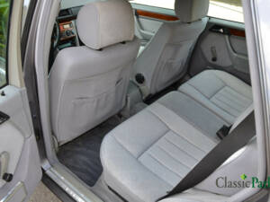 Bild 24/44 von Mercedes-Benz E 280 T (1994)